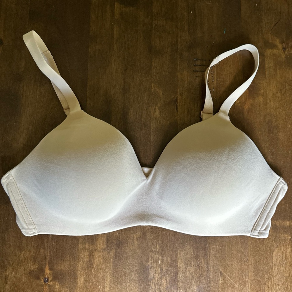 Wacoal Bra‎ 38B 852189 Nude Smoothing Sexy Wireless Everyday Lingerie 💕